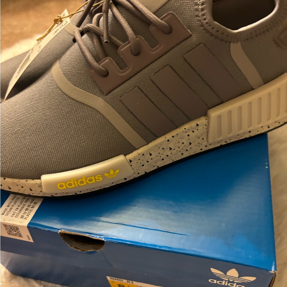 New in box men’s Adidas size 8.5